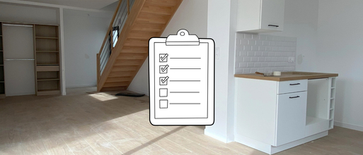 Audit home staging dans maison vide avec liste d'actions à réaliser